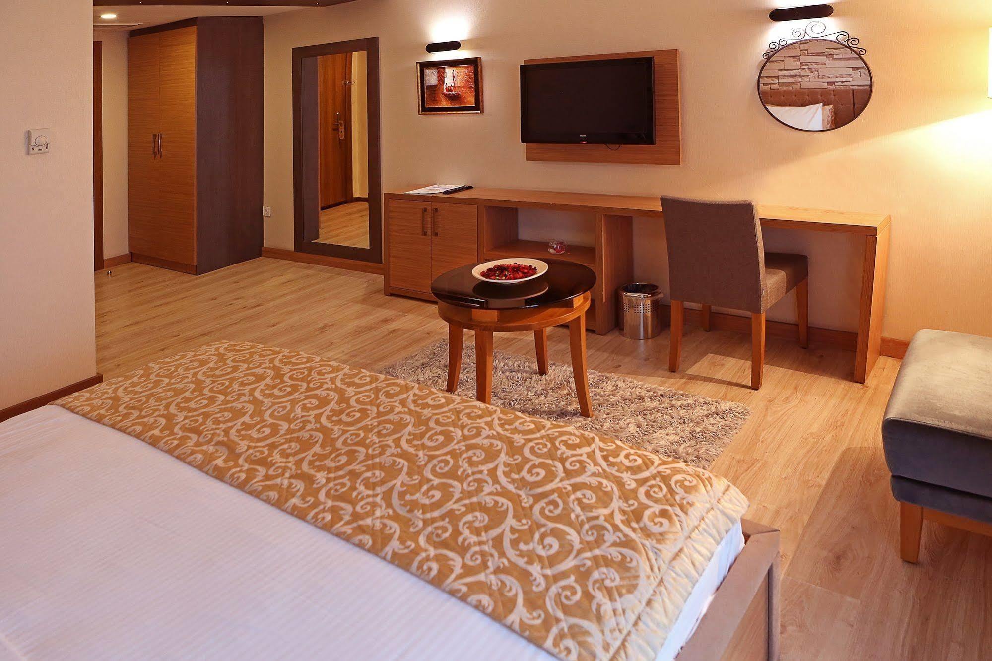 Imperial Park Hotel Izmit Exterior foto